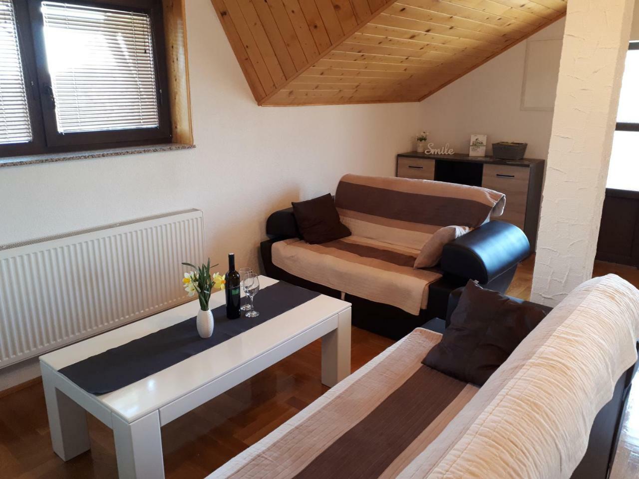 Apartment Jareb Slunj Buitenkant foto